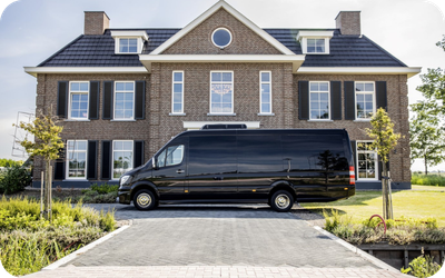 met een kleine groep weg?